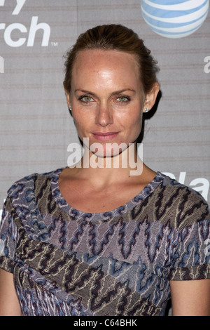 Amber Valletta im Ankunftsbereich für BlackBerry Torch Launch Party, The Museum für Architektur und Design, Los Angeles, CA am 11 August, Stockfoto