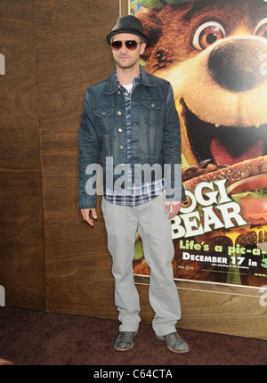 Justin Timberlake im Ankunftsbereich für YOGI BEAR Premiere, Graumans Chinese Theatre, Los Angeles, CA 11. Dezember 2010. Foto von: Dee Cercone/Everett Collection Stockfoto