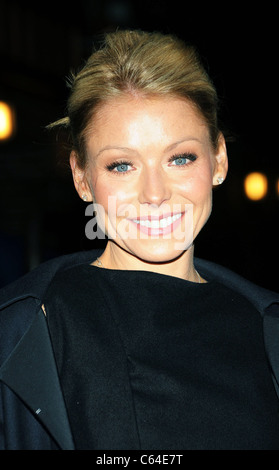 Kelly Ripa bei Talk show Auftritt für The Late Show with David Letterman - Mo, Ed Sullivan Theater, New York, NY 8. November 2010. Foto von: Desiree Navarro/Everett Collection Stockfoto