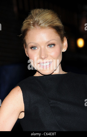 Kelly Ripa bei Talk show Auftritt für The Late Show with David Letterman - Mo, Ed Sullivan Theater, New York, NY 8. November 2010. Foto von: Desiree Navarro/Everett Collection Stockfoto