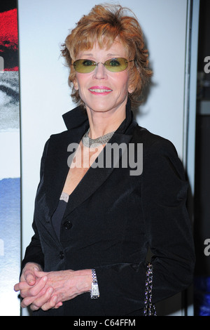 Jane Fonda im Ankunftsbereich für THE TILLMAN STORY Premiere, MoMA Museum of Modern Art, New York, NY 9. August 2010. Foto von: Gregorio T. Binuya/Everett Collection Stockfoto