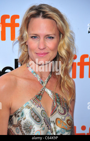 Robin Wright bei der Ankunft für die VERSCHWÖRER Premiere Vorführung beim Toronto International Film Festival (TIFF), Roy Thomson Hall, Toronto, ON 11. September 2010. Foto von: Gregorio T. Binuya/Everett Collection Stockfoto