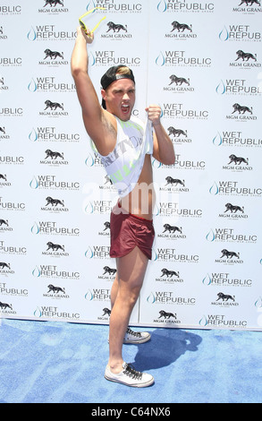 Josh Strickland Teilnahme für Holly Madison Hosts Fourth Of July an WET Republic, WET REPUBLIC im MGM Grand, Las Vegas, NV 4. Juli 2010. Foto von: MORA/Everett Collection Stockfoto