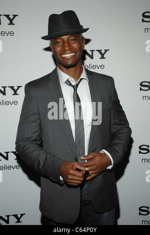 Taye Diggs im Ankunftsbereich für Sony stellt weltweit erste Internet-Fernsehen mit Google TV, Espace, New York, NY 12. Oktober 2010. Foto von: William D. Bird/Everett Collection Stockfoto