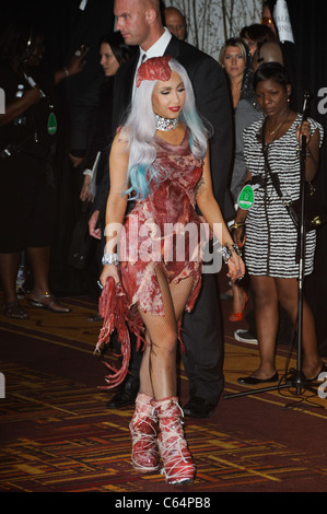 Lady Gaga in der Presse Raum für 2010 MTV Video Music Awards VMA es - PRESS ROOM - keine Verwendung von US-PRINT bis 16.09.2010, Nokia Theatre L.A. LIVE, Los Angeles, CA 12. September 2010. Foto von: Sara Cozolino/Everett Collection Stockfoto