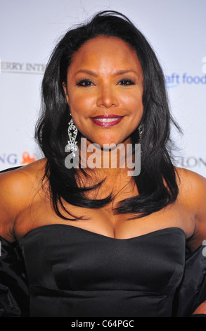 Lynn Whitfield im Ankunftsbereich für blaue Gala Benefit für Spelman College, The Plaza Hotel, New York, NY 4. Oktober 2010. Foto von: Gregorio T. Binuya/Everett Collection Stockfoto