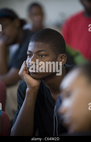 Studenten aus Detroit Community School teilnehmen an einem motivierenden Sommerprogramm Arbeit und Selbsterfahrung. Stockfoto