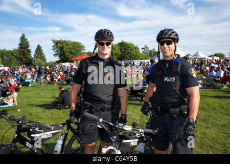 Mobile Motorrad Saskatoon Polizisten bei einem Outdoor-Festival Saskatchewan Kanada Stockfoto