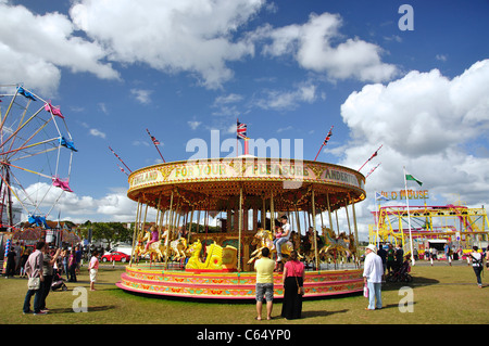 Karussell in Paignton Regatta Messe, Paignton, Tor Bay, Devon, England, Vereinigtes Königreich Stockfoto