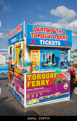 Kreuzfahrt Buchung Kiosk, Brixham Hafen, Brixham, Devon, England, Vereinigtes Königreich Stockfoto