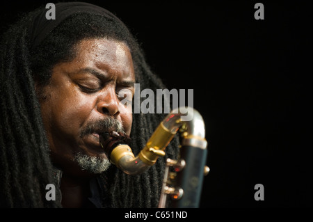 Courtney Pine Bass Klarinette mit seiner Band auf der Brecon Jazz Festival 2011 Stockfoto