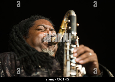 Courtney Pine Bass Klarinette mit seiner Band auf der Brecon Jazz Festival 2011 Stockfoto