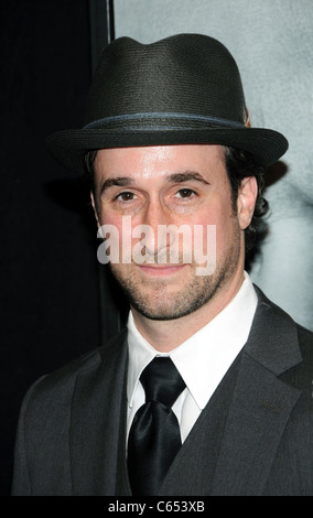 Mike DiGiacinto im Ankunftsbereich für THE ADJUSTMENT BUREAU Premiere, The Ziegfeld Theatre, New York, NY 14. Februar 2011. Foto von: Stockfoto