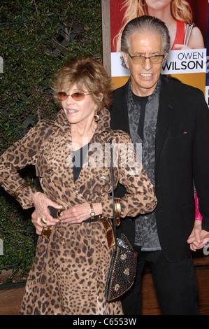 Jane Fonda, Richard Perry im Ankunftsbereich für woher weißt du, Premiere, Dorf & Bruin Theater in Westwood, Los Angeles, CA 13. Dezember 2010. Foto von: Michael Germana/Everett Collection Stockfoto