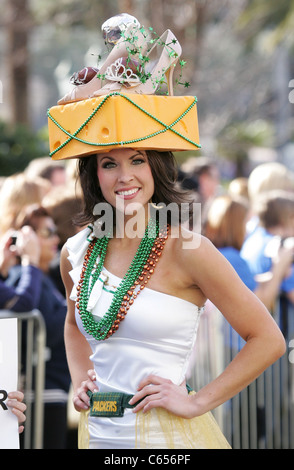 Miss Wisconsin, Kimberly Brooke Sawyer bei einem öffentlichen Auftritt für die Miss America DSW zeigen uns Ihre Schuhe Parade, Arc de Triomphe in Paris Las Vegas, New York, NY 14. Januar 2011. Foto von: James Atoa/Everett Collection Stockfoto