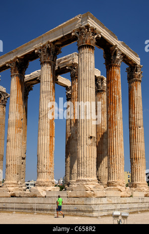 Teilansicht der Tempel des Olympischen Zeus. Athen, Griechenland Stockfoto