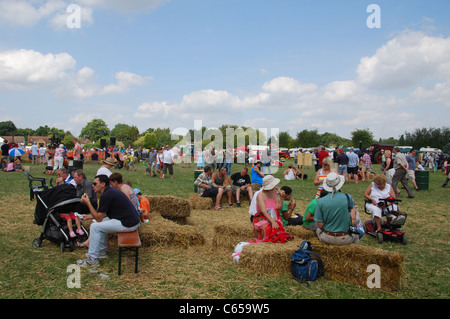 Menschen bei Oldtimer Treffen Hertfordshire, Vereinigtes Königreich Stockfoto