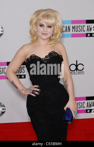 Kelly Osbourne im Ankunftsbereich für den 37th Annual American Music Awards (2010 AMA) - Ankünfte, Nokia Theatre L.A. LIVE, Los Angeles, CA 21. November 2010. Foto von: Michael Germana/Everett Collection Stockfoto