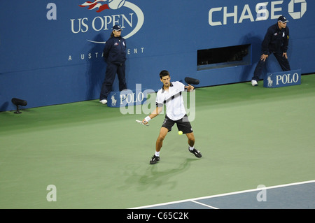 Novak Djokovic in Anwesenheit für uns Open 2010 Tennis Turnier Herren-Einzel-Finale-Match, Arthur Ashe Stadium, New York, NY 13. September 2010. Foto von: Rob Rich/Everett Collection Stockfoto