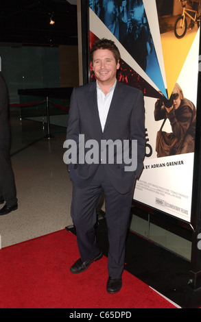 Kevin Connolly im Ankunftsbereich für HBO Documentary Films und The Creative Coalition vorhanden der Los Angeles premiere des Pacific Design Center, TEENAGE PAPARAZZO, West Hollywood, CA, Silverscreen Theater 21. September 2010. Foto von: Tony Gonzalez/Everett Collection Stockfoto