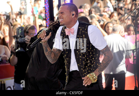 Chris Brown bei Talkshow auftritt für NBC heute zeigen Summer Concert Series mit Chris Brown, Rockefeller Plaza, New York, NY 15. Juli 2011. Foto von: Kristin Callahan/Everett Collection Stockfoto