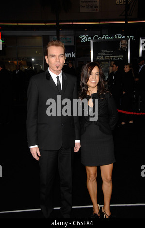 Billy Bob Thornton, Connie Angland im Ankunftsbereich für schnellere Premiere, Graumans Chinese Theatre, Los Angeles, CA 22. November 2010. Foto von: Michael Germana/Everett Collection Stockfoto