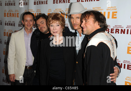 Jack Black, Shirley MacLaine, Matthew McConaughey im Ankunftsbereich für BERNIE Premiere, Regal Theater in L.A. Live, Los Angeles, CA Stockfoto