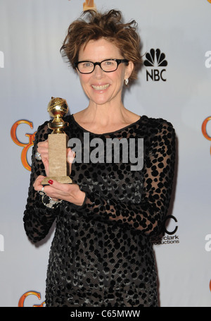 Annette Bening im Presseraum für The Hollywood Foreign Press Association 68. Annual Golden Globes Awards - PRESS ROOM, Beverly Hilton Hotel in Los Angeles, CA 16. Januar 2011. Foto von: Dee Cercone/Everett Collection Stockfoto