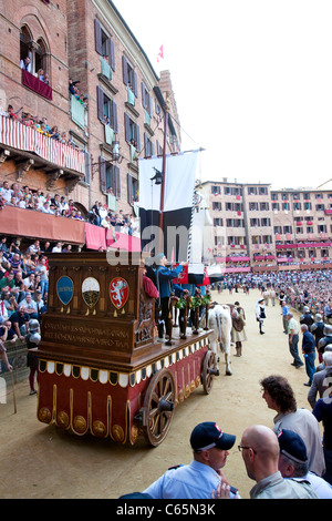 Palio di Siena 2011, Juli 2. Pferderennen in Piazza del Campo, Palio Siena. Nur zur redaktionellen Verwendung. Stockfoto
