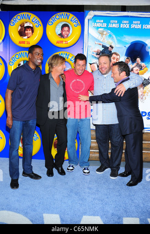 Adam Sandler, Kevin James, Chris Rock, David Spade, Rob Schneider im Ankunftsbereich für gewachsen UPS Premiere, The Ziegfeld Theatre, New Stockfoto