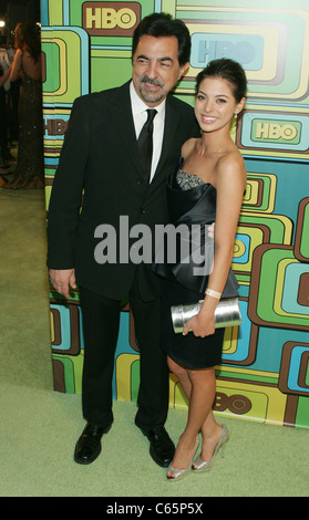 Joe Mantegna, Gia Mantegna auf der after-Party für HBO 2011 Golden Globes After Party, Circa 55 Restaurant, Los Angeles, CA 16. Januar 2011. Foto von: James Atoa/Everett Collection Stockfoto