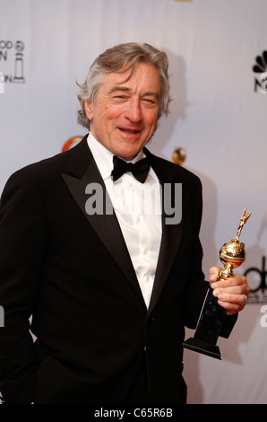 Robert De Niro im Presseraum für The Hollywood Foreign Press Association 68. Annual Golden Globes Awards - PRESS ROOM, Beverly Hilton Hotel in Los Angeles, CA 16. Januar 2011. Foto von: Jef Hernandez/Everett Collection Stockfoto