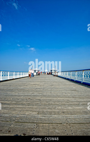 Blick entlang Llandudno Pier Stockfoto