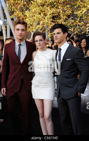 Robert Pattinson, Kristen Stewart, Taylor Lautner im Ankunftsbereich für THE TWILIGHT SAGA: ECLIPSE Premiere, Nokia Theatre L.A. LIVE, Stockfoto