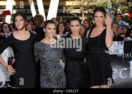 Kourtney Kardashian, Kim Kardashian, Kylie Jenner, Kendall Jenner im Ankunftsbereich für THE TWILIGHT SAGA: ECLIPSE Premiere, Nokia Theatre L.A. LIVE, Los Angeles, CA 24. Juni 2010. Foto von: Michael Germana/Everett Collection Stockfoto