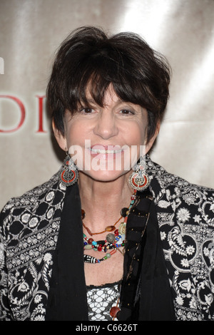 Mercedes Ruehl in Anwesenheit für ARCADIA Opening Night am Broadway, Ethel Barrymore Theatre, New York, NY 17. März 2011. Foto Stockfoto