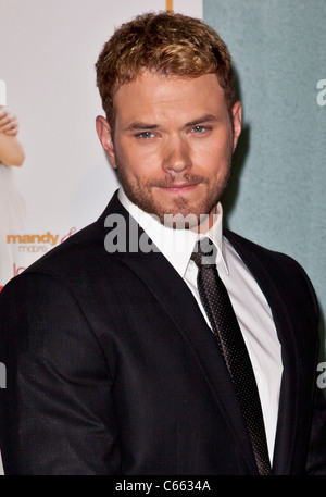 Kellen Lutz im Ankunftsbereich für LOVE WEDDING MARRIAGE Premiere, Pacific Design Center, Los Angeles, CA 17. Mai 2011. Foto von: Emiley Schweich/Everett Collection Stockfoto