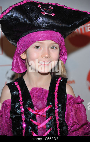 Ashley Gerasimovich im Ankunftsbereich für die Kinder von AIDS-Stiftung betroffen 9. jährliche Traum Halloween, Capitale, New York, NY Stockfoto