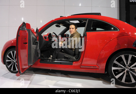 Pete Wentz in Anwesenheit für Volkswagen präsentiert 21. Jahrhundert VW Käfer Automobil, Lager am Pier 36, New York, NY am 18 April, Stockfoto