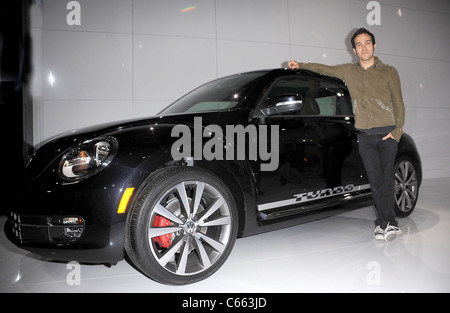 Pete Wentz in Anwesenheit für Volkswagen präsentiert 21. Jahrhundert VW Käfer Automobil, Lager am Pier 36, New York, NY am 18 April, Stockfoto