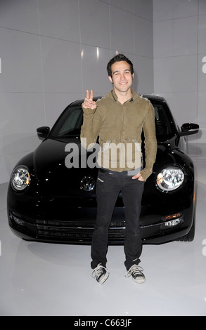 Pete Wentz in Anwesenheit für Volkswagen präsentiert 21. Jahrhundert VW Käfer Automobil, Lager am Pier 36, New York, NY am 18 April, Stockfoto