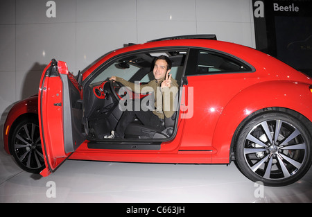 Pete Wentz in Anwesenheit für Volkswagen präsentiert 21. Jahrhundert VW Käfer Automobil, Lager am Pier 36, New York, NY am 18 April, Stockfoto