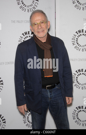 Ron Rifkin bei einem öffentlichen Auftritt für ein Abend mit Joel Grey The Paley Center for Media, The Paley Center for Media, Los Angeles, CA 18. Januar 2011. Foto von: Michael Germana/Everett Collection Stockfoto