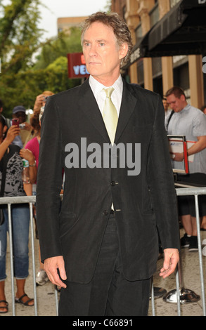 Kevin Kline im Ankunftsbereich für THE EXTRA MAN Premiere, East Village Cinemas, New York, NY 19. Juli 2010. Foto von: Kristin Callahan/Everett Collection Stockfoto