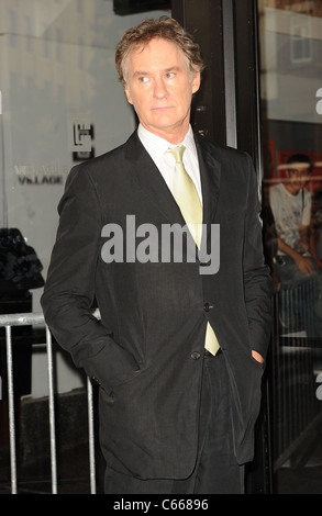 Kevin Kline im Ankunftsbereich für THE EXTRA MAN Premiere, East Village Cinemas, New York, NY 19. Juli 2010. Foto von: Kristin Callahan/Everett Collection Stockfoto