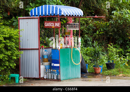 Einer örtlichen Tankstelle auf Ko Pha-Ngan, Thailand Stockfoto