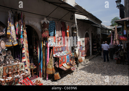 Marktstände am Bazar in Mostar, Bosnien-Herzegovina Stockfoto