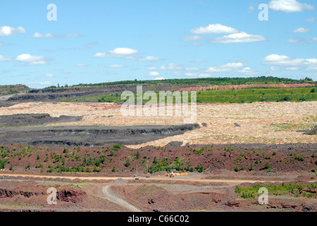 Rumpf – Rost – Mahoning Open Pit Eisenmine, Fläche unter Abwässern Stockfoto