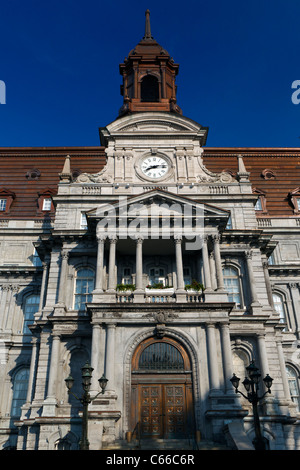 Montreal Rathaus / Hotel de Ville de Montreal, mit gereinigten / restaurierte Kupferdach, Old Montreal, Montreal, Quebec, Kanada Stockfoto
