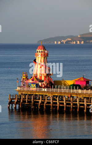 Die bunten Pier und Durcheinander in der Ferienanlage von Bournemouth auf den Süden von England UK Stockfoto